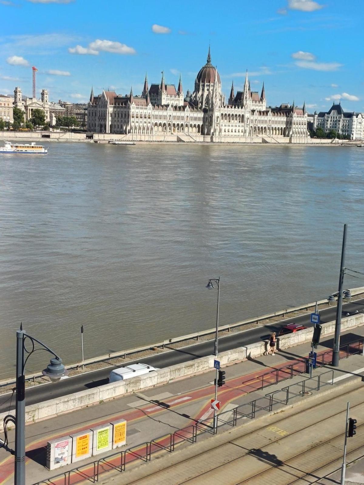 Danube Luxory Apartment